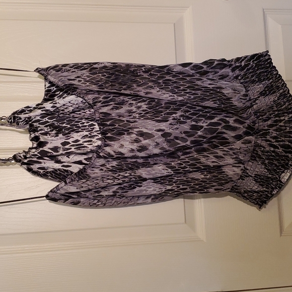 Le Chateau Halter Top - Picture 4 of 4